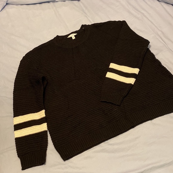 Womens cable knit sweater (blk) w/ cream stripes on arms size XL - Picture 2 of 3